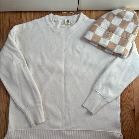 Checkered Beanie and White Sweater Set - Picture 10 of 10